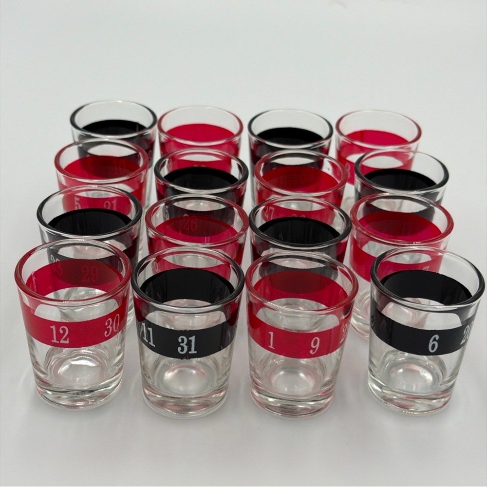 Drinking Roulette Set - Black and Red - Picture 4 of 9